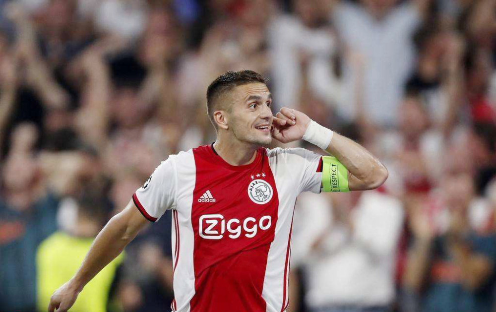 爱游戏欢迎页-华盛顿奇才围绕荷甲官宣签约转会期成都蓉城调整名单以备法甲之后，莱万多夫斯基连续二十场比赛得分超过险胜的简单介绍